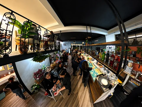 Vista panoramica della sala su due livelli del Kairos